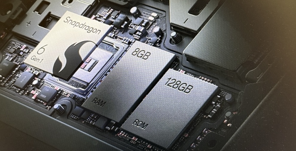 OPPO Reno13 AのCPU