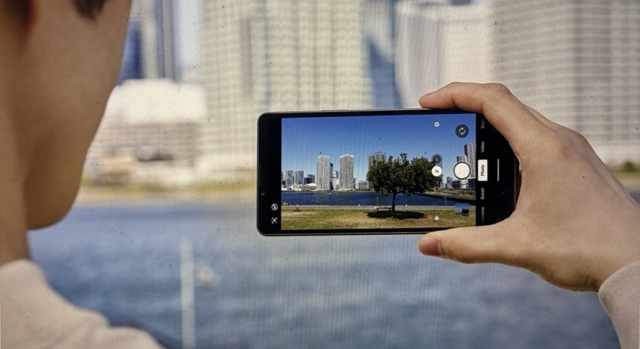 Xperia 10 VIIの即撮りボタン