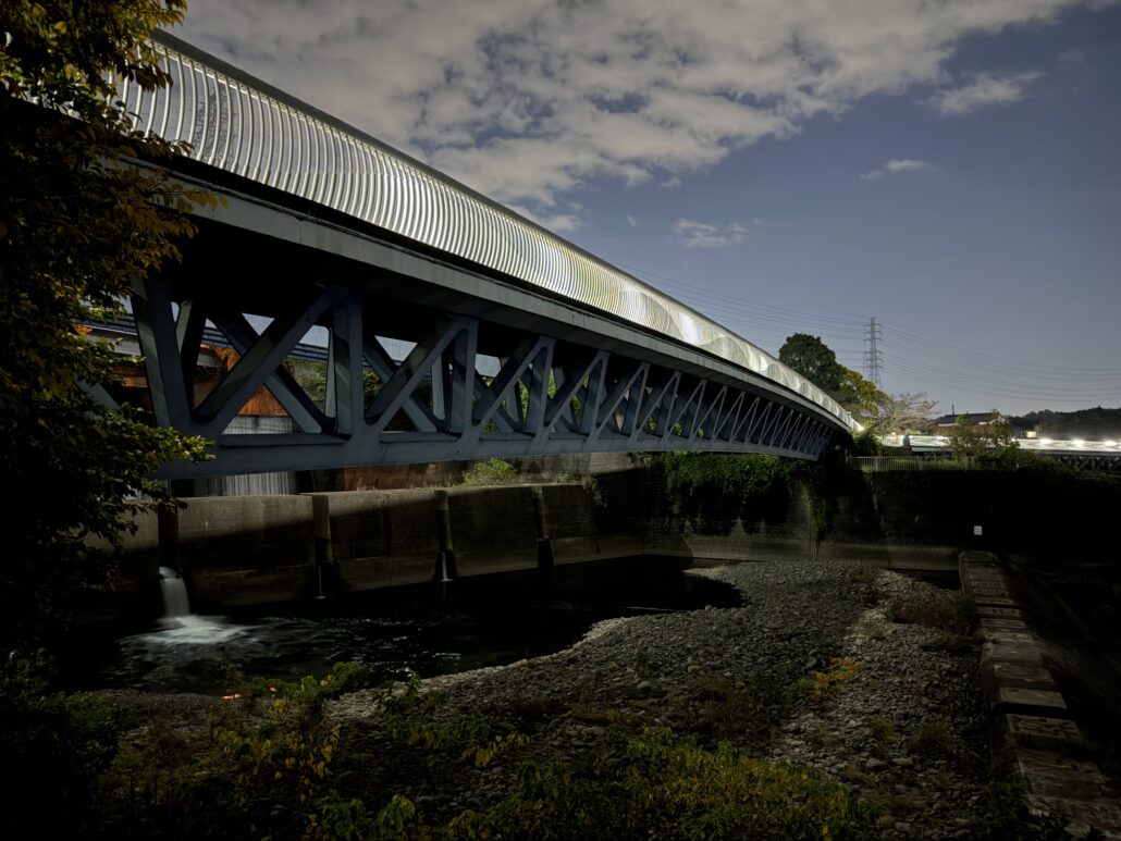 iPhone 17 Pro 作例 夜景