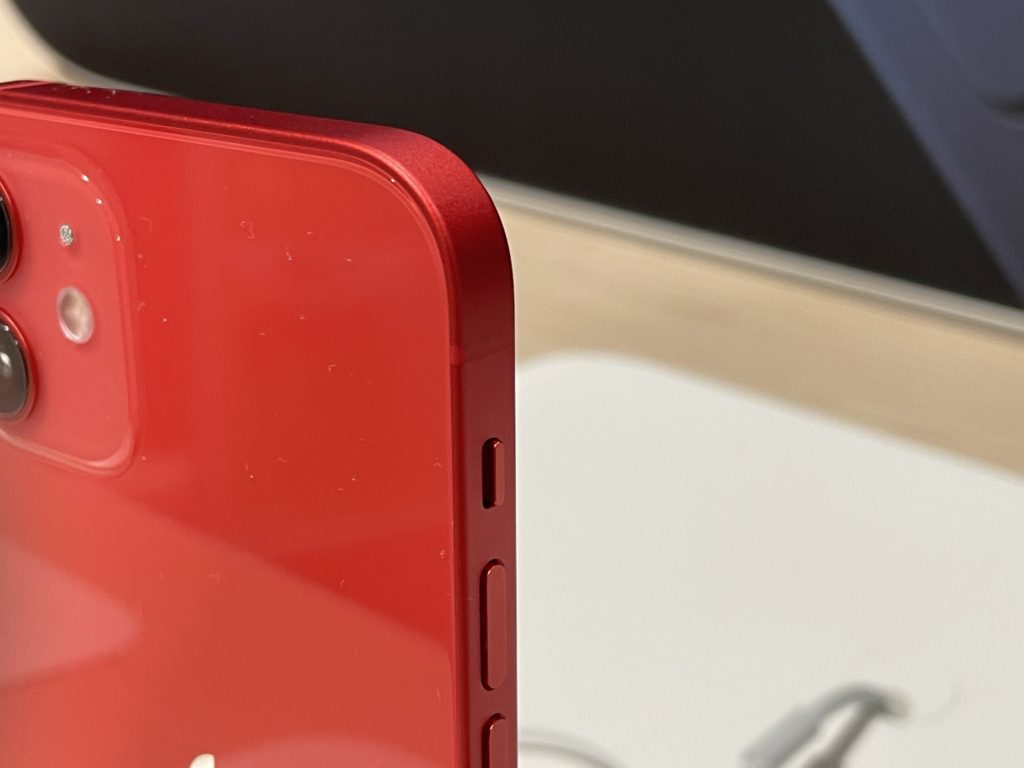 iPhone12 product red