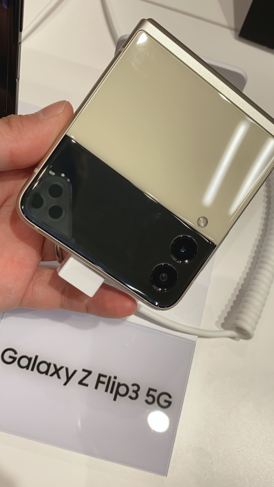 Galaxy Z Flip3 5G-1